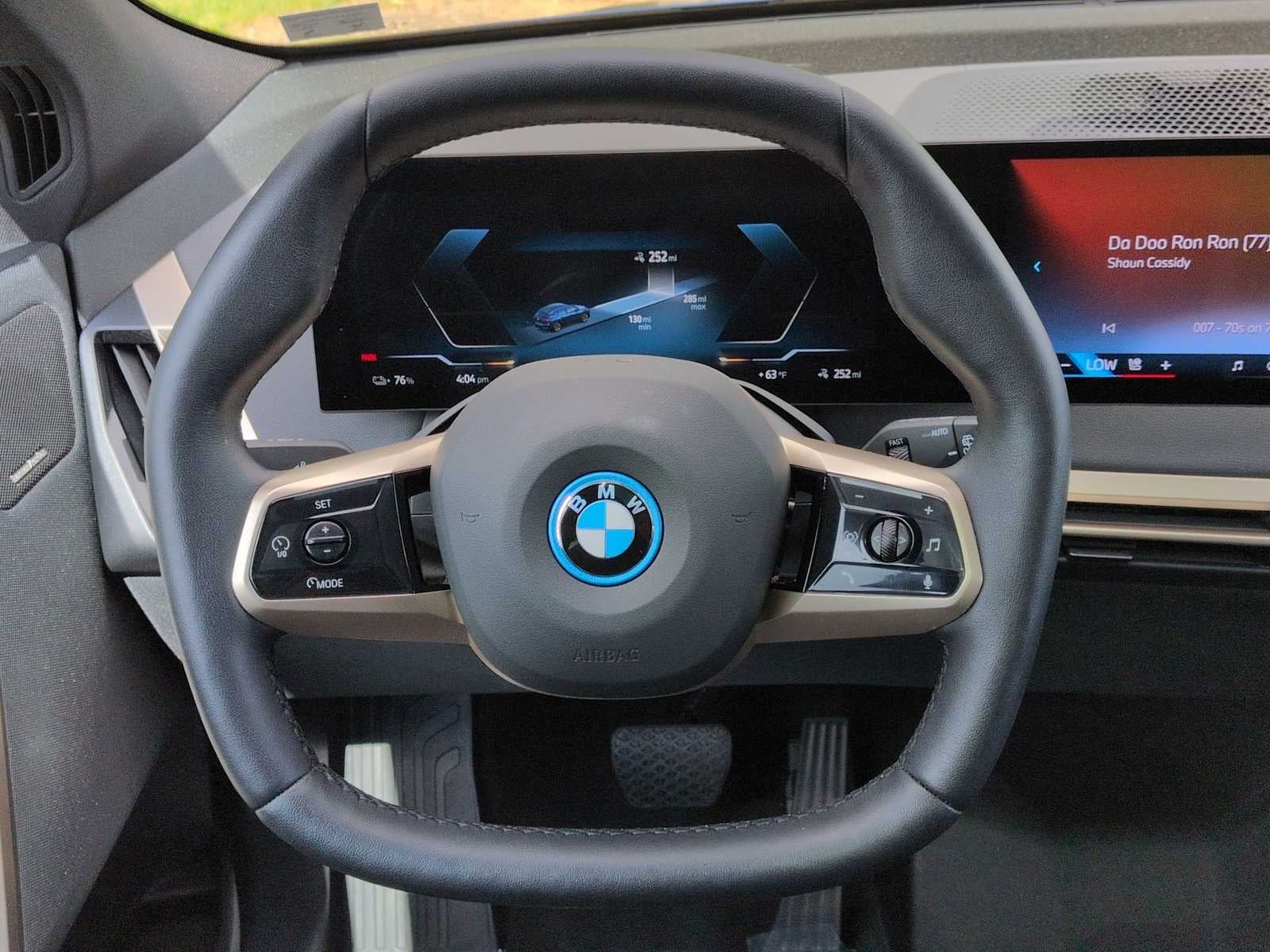 2025 BMW iX xDrive50