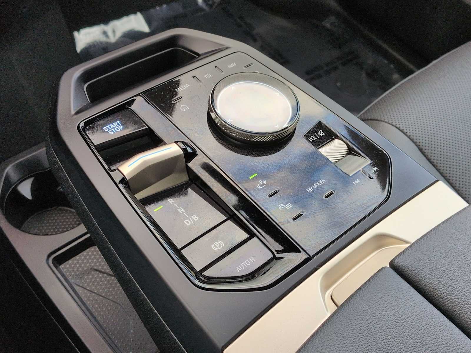 2025 BMW iX xDrive50