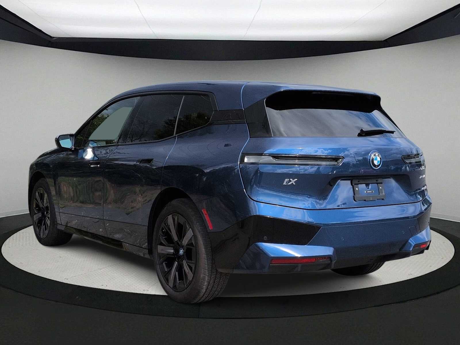 2025 BMW iX xDrive50