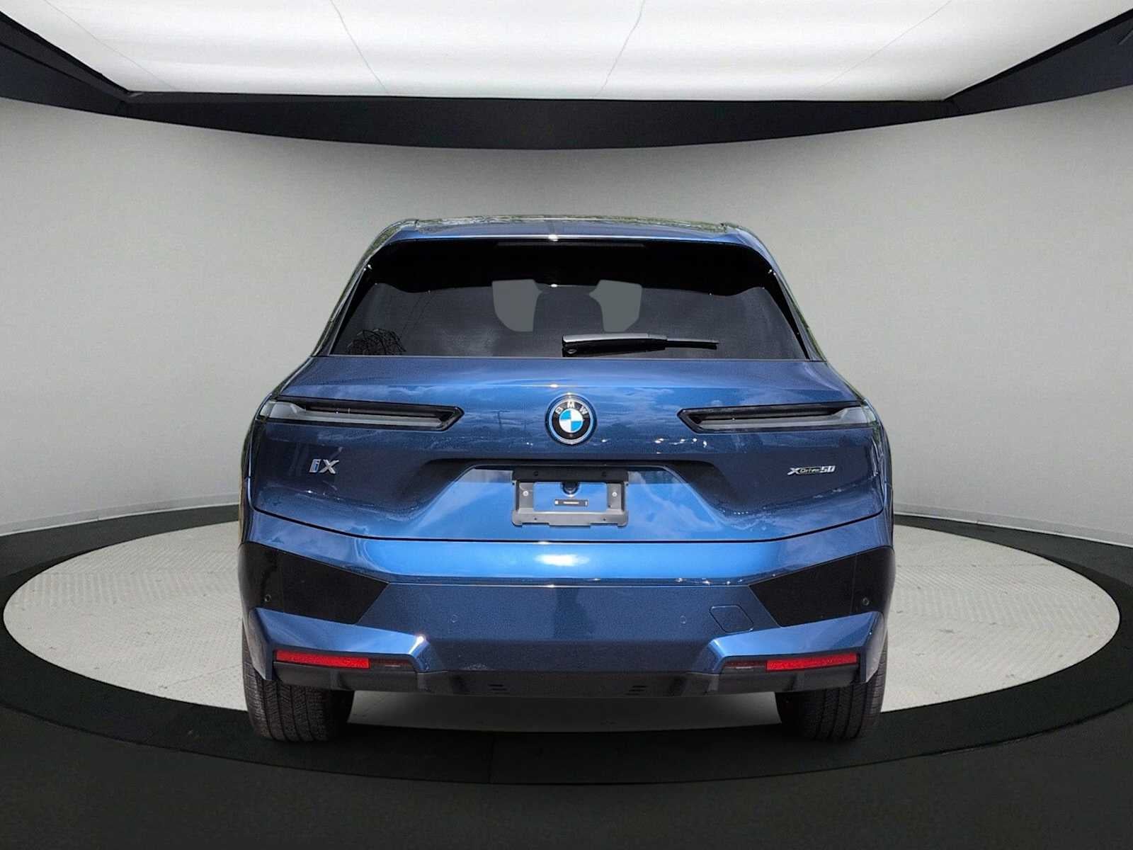 2025 BMW iX xDrive50