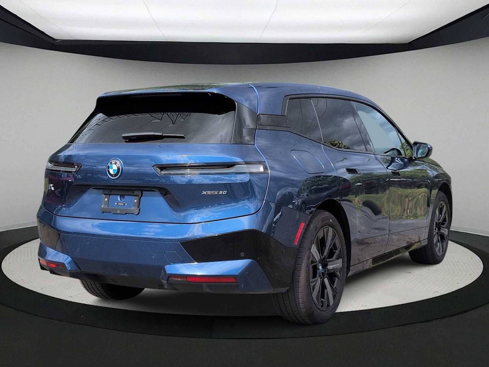 2025 BMW iX xDrive50