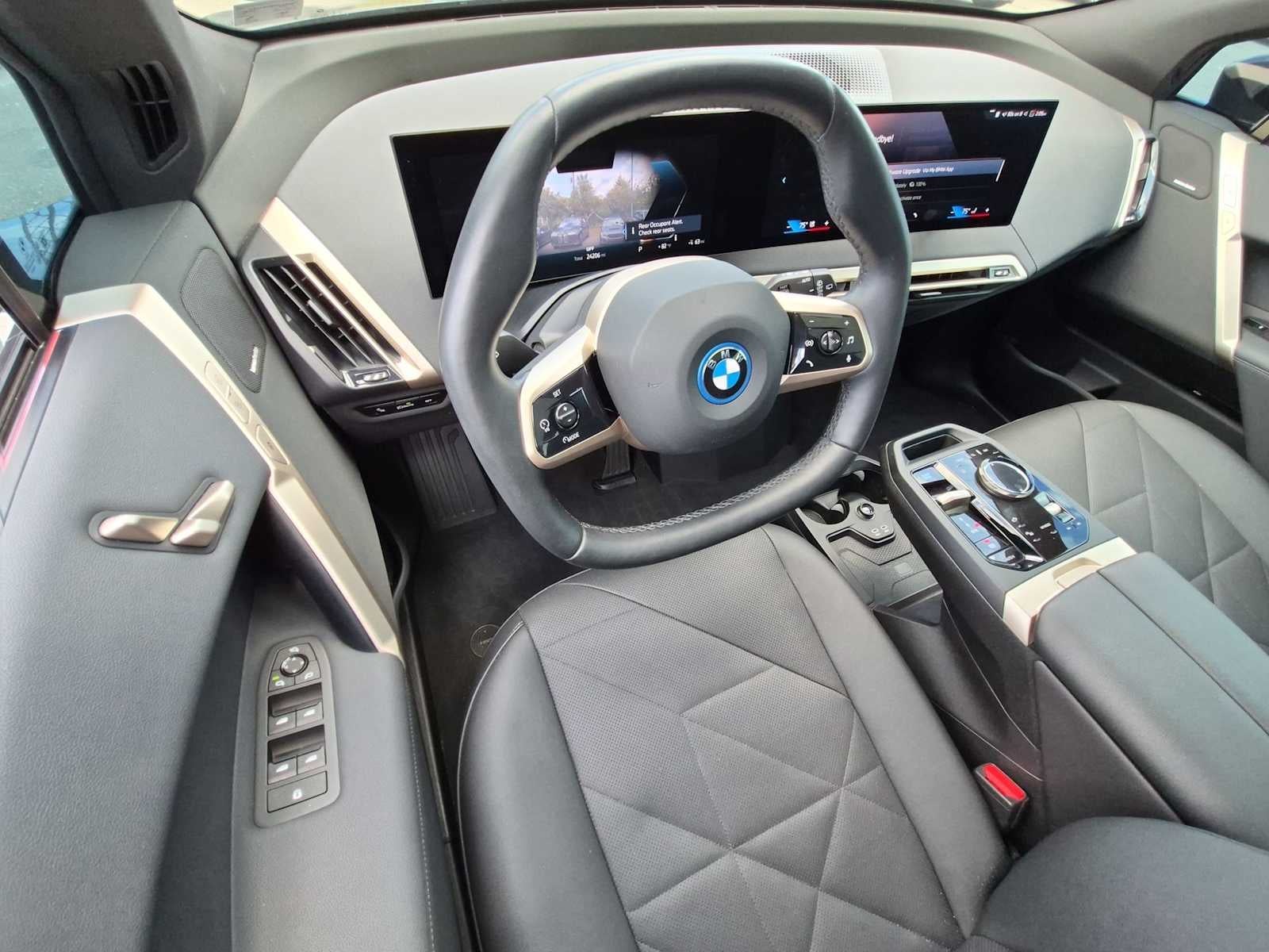 2025 BMW iX xDrive50