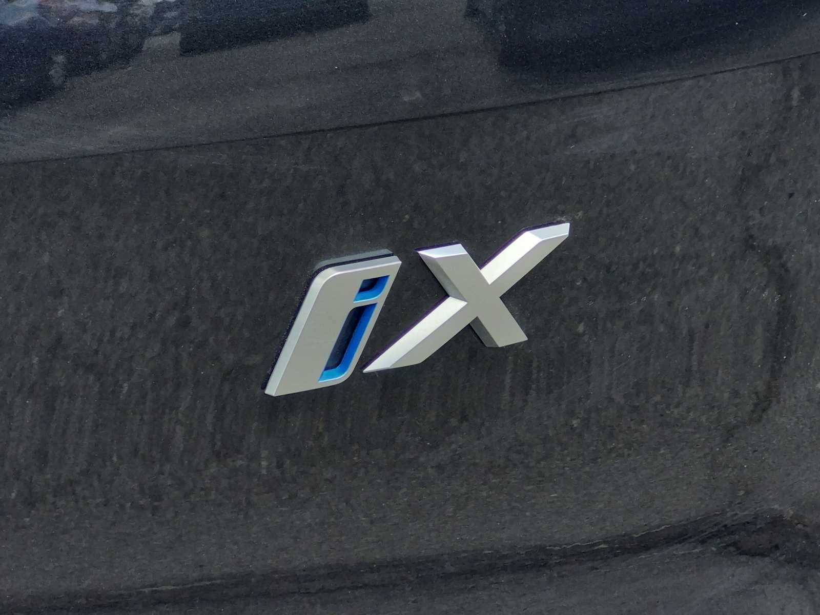 2025 BMW iX xDrive50