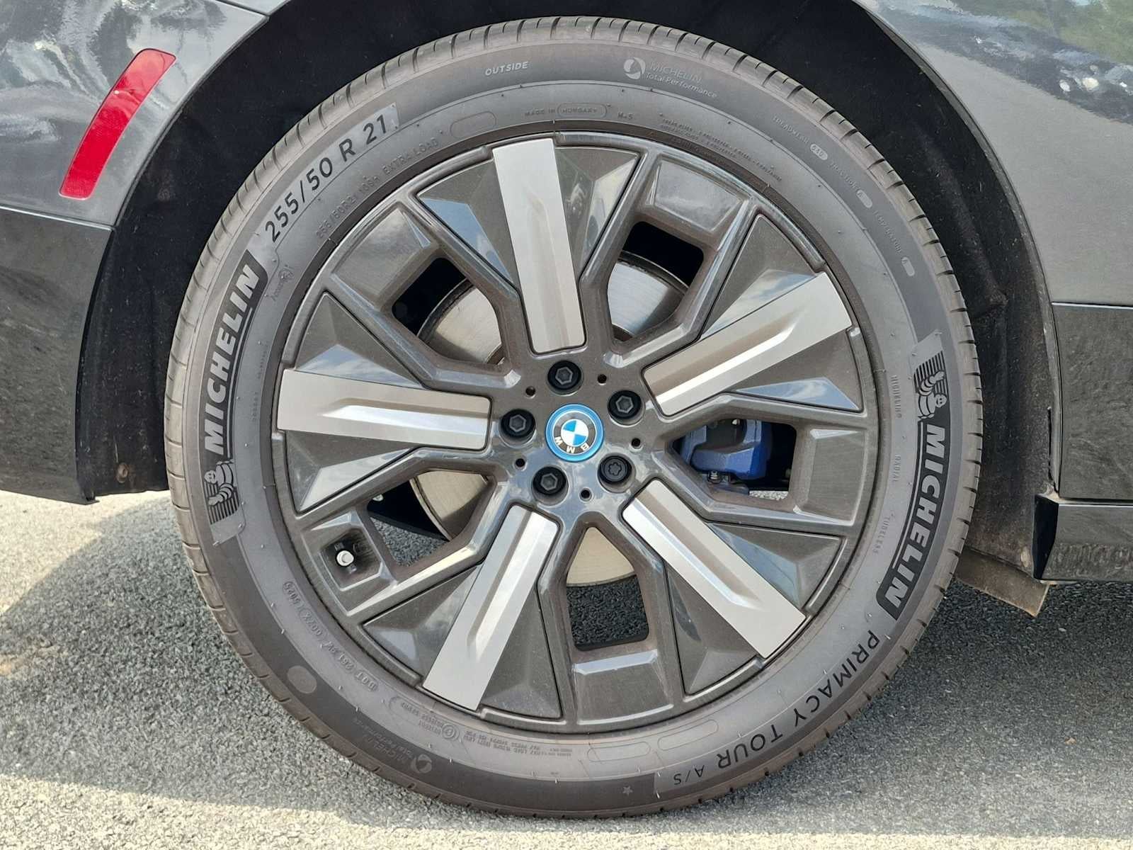 2025 BMW iX xDrive50