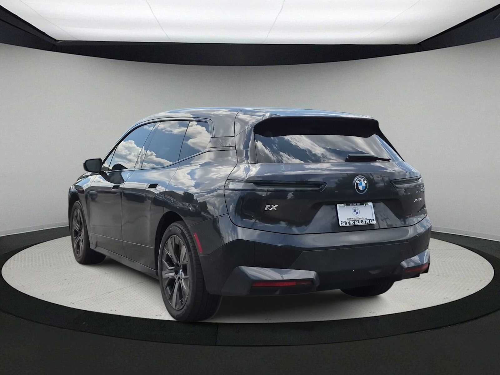 2025 BMW iX xDrive50