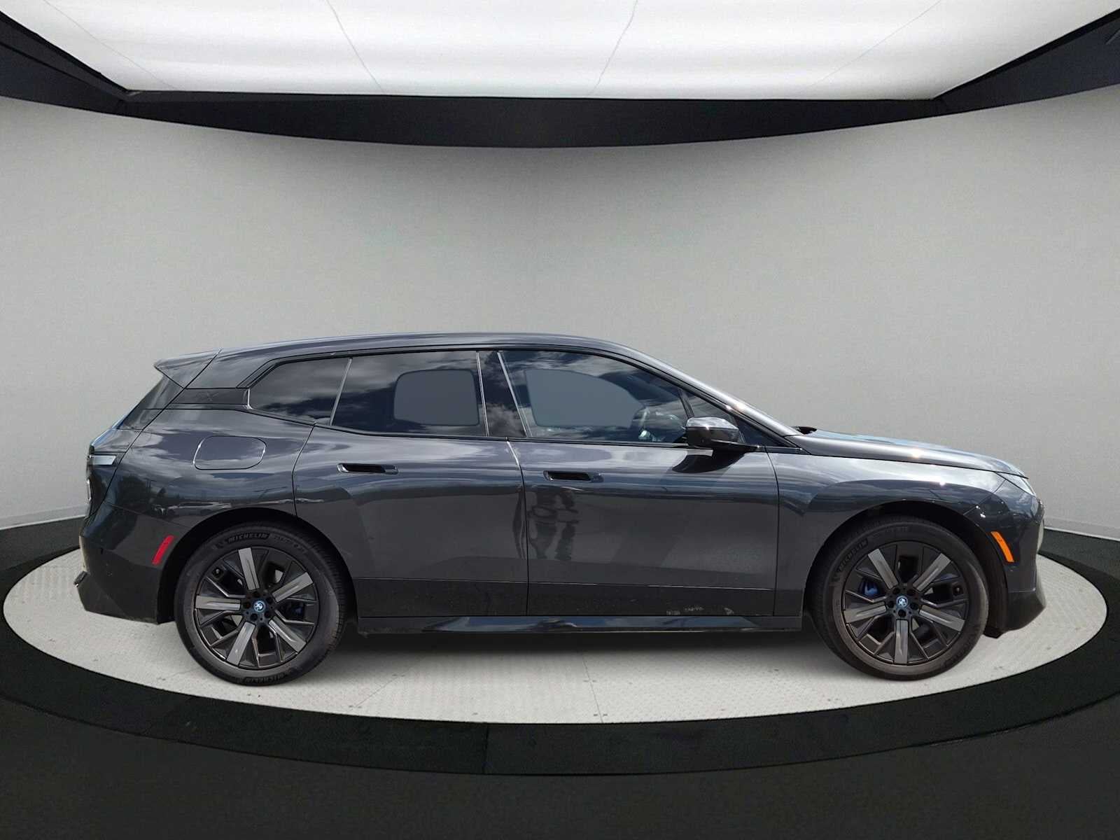 2025 BMW iX xDrive50