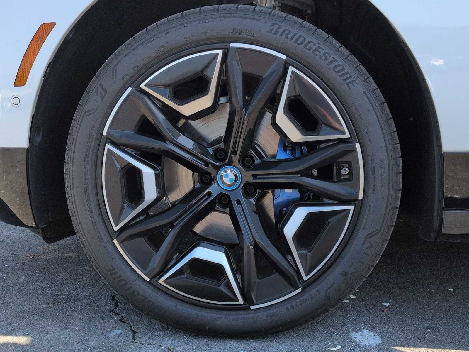2025 BMW iX M60