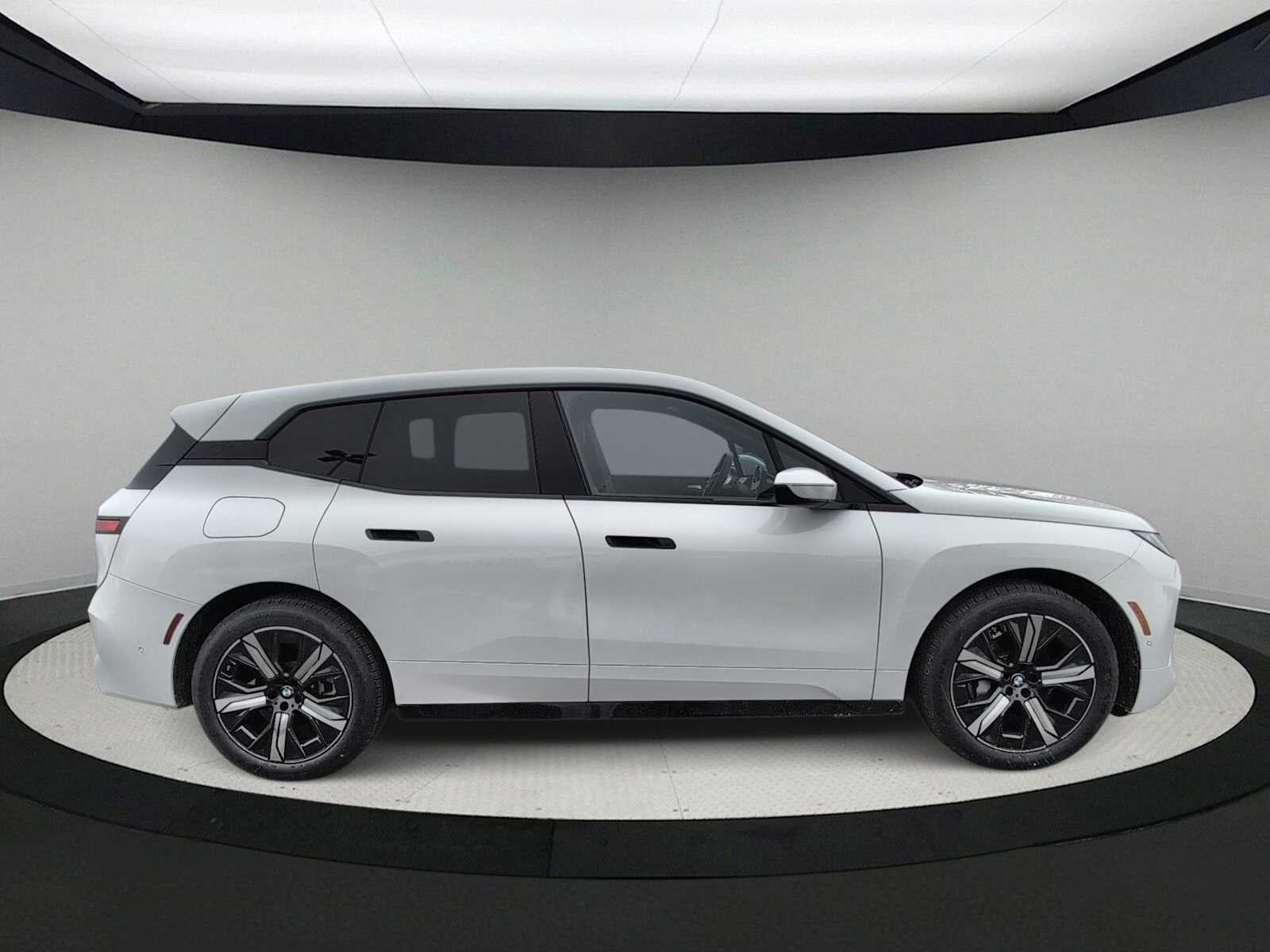 2026 BMW iX xDrive45