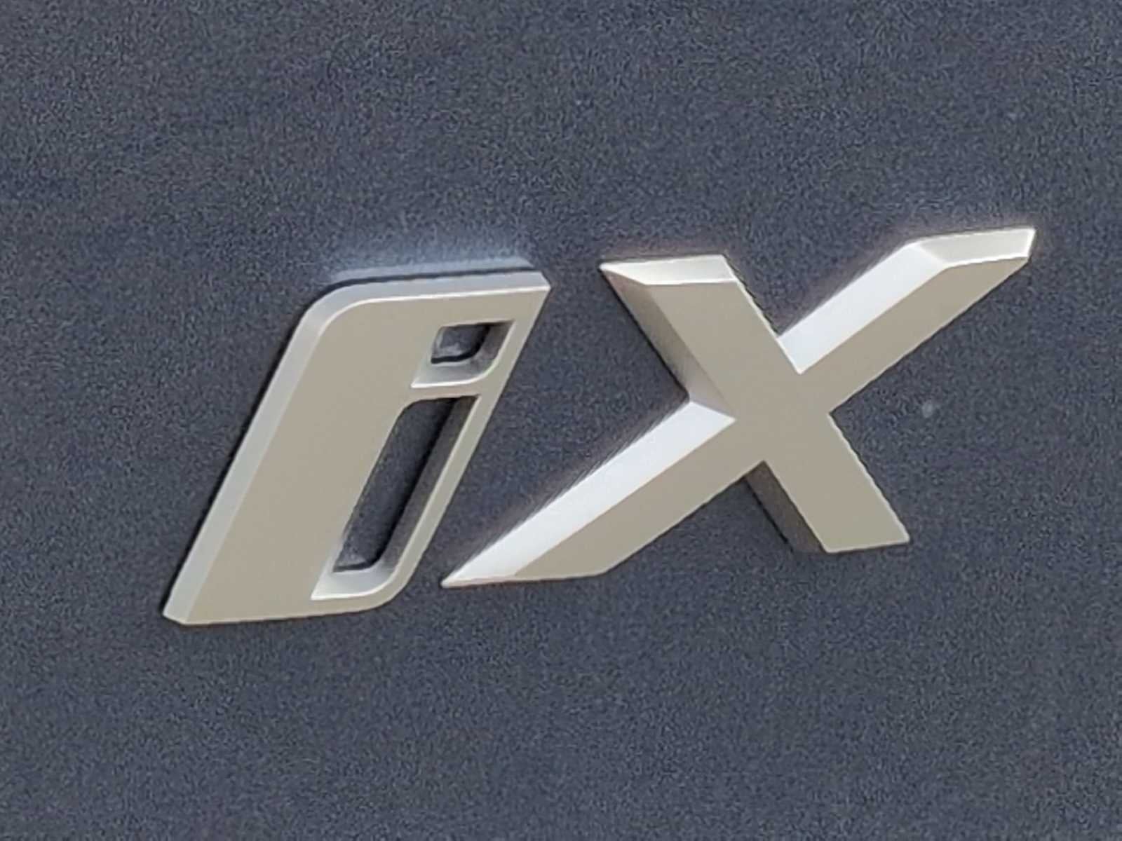 2026 BMW iX xDrive45