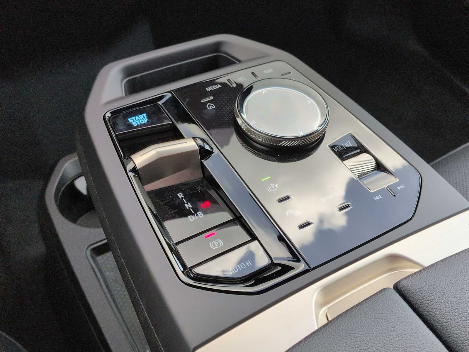 2026 BMW iX xDrive45