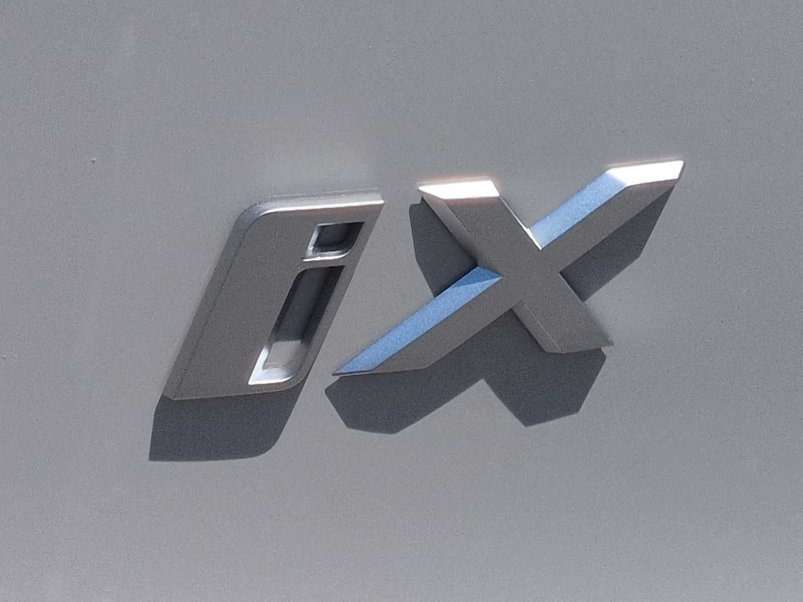 2026 BMW iX xDrive45