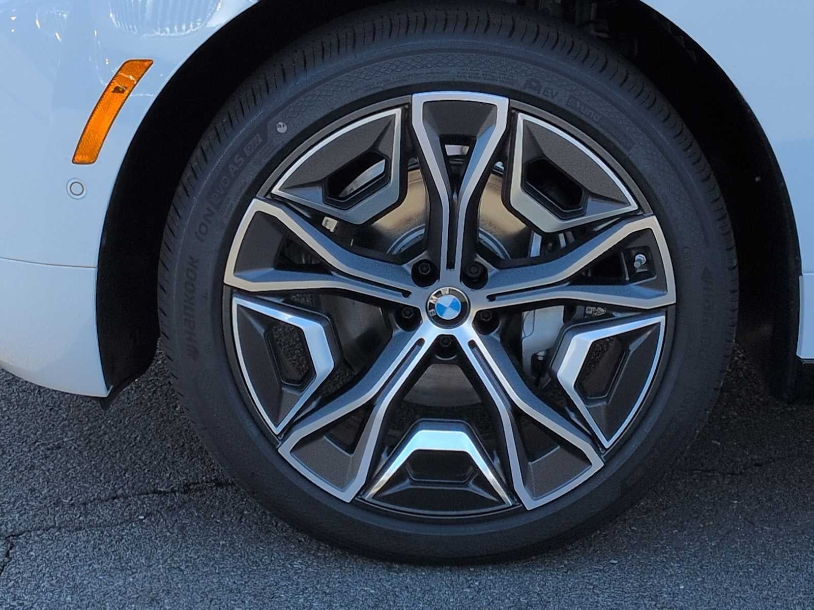 2026 BMW iX xDrive45