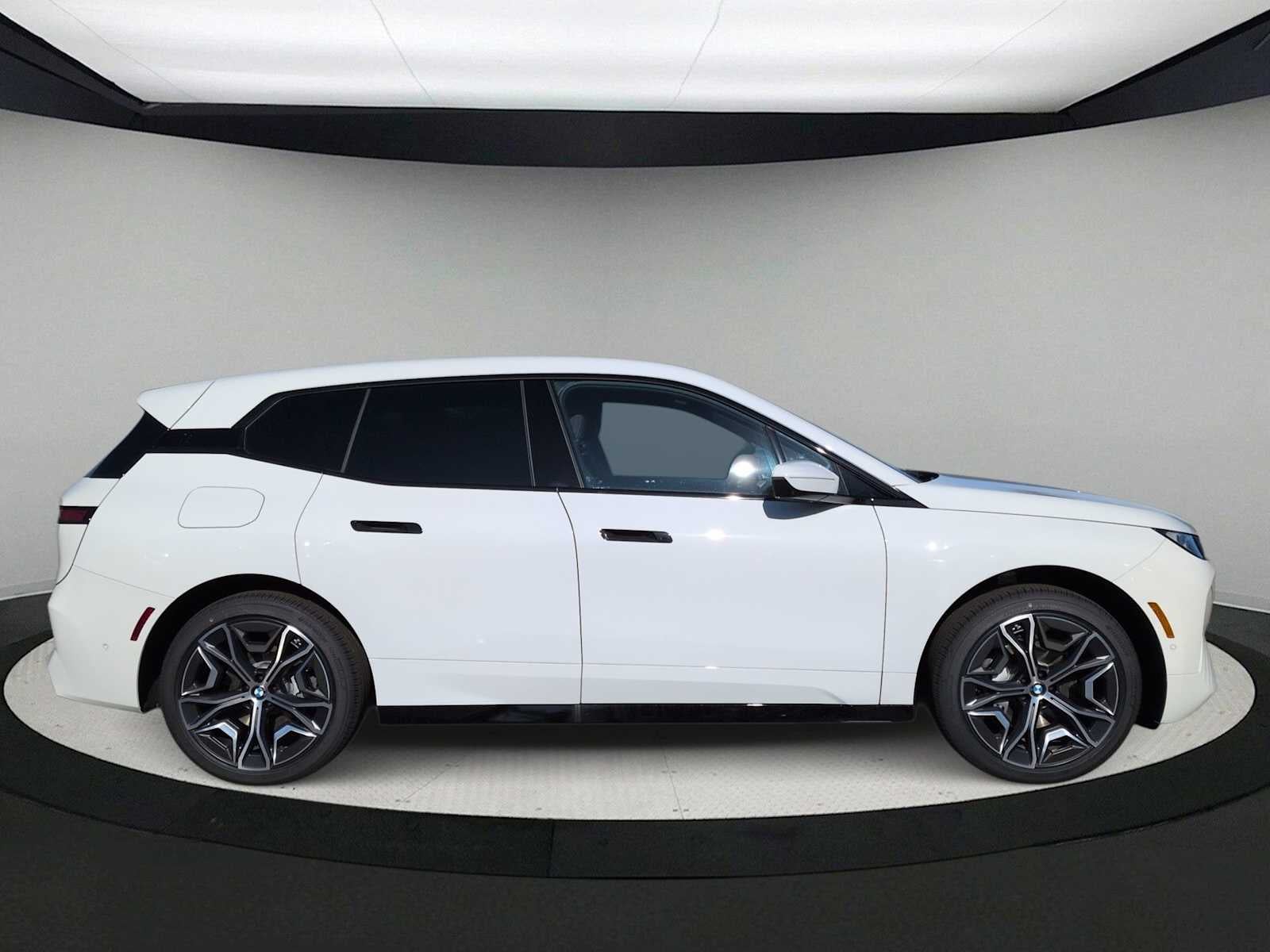 2026 BMW iX xDrive45