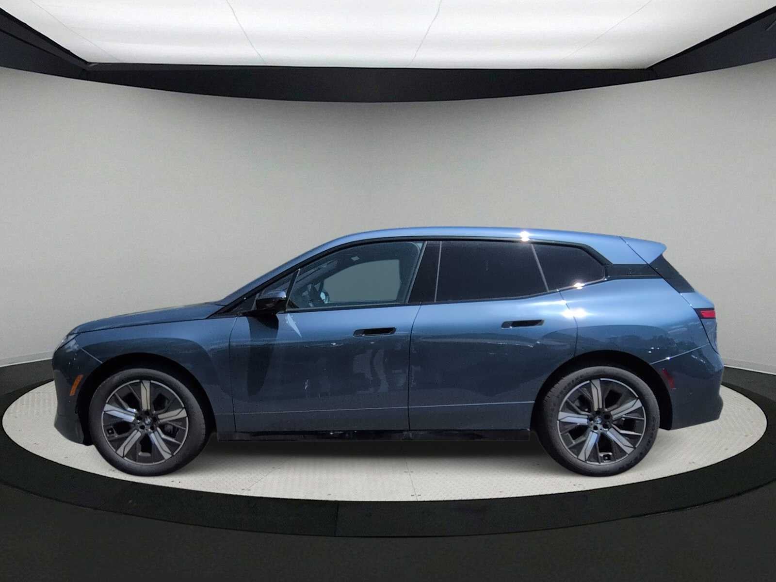 2026 BMW iX xDrive45