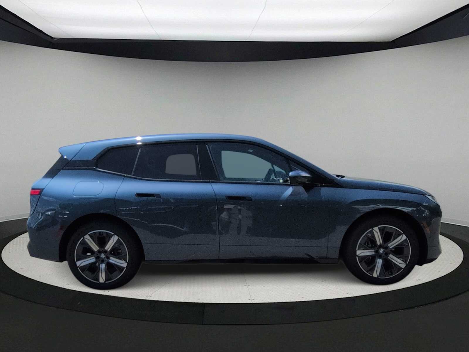 2026 BMW iX xDrive45