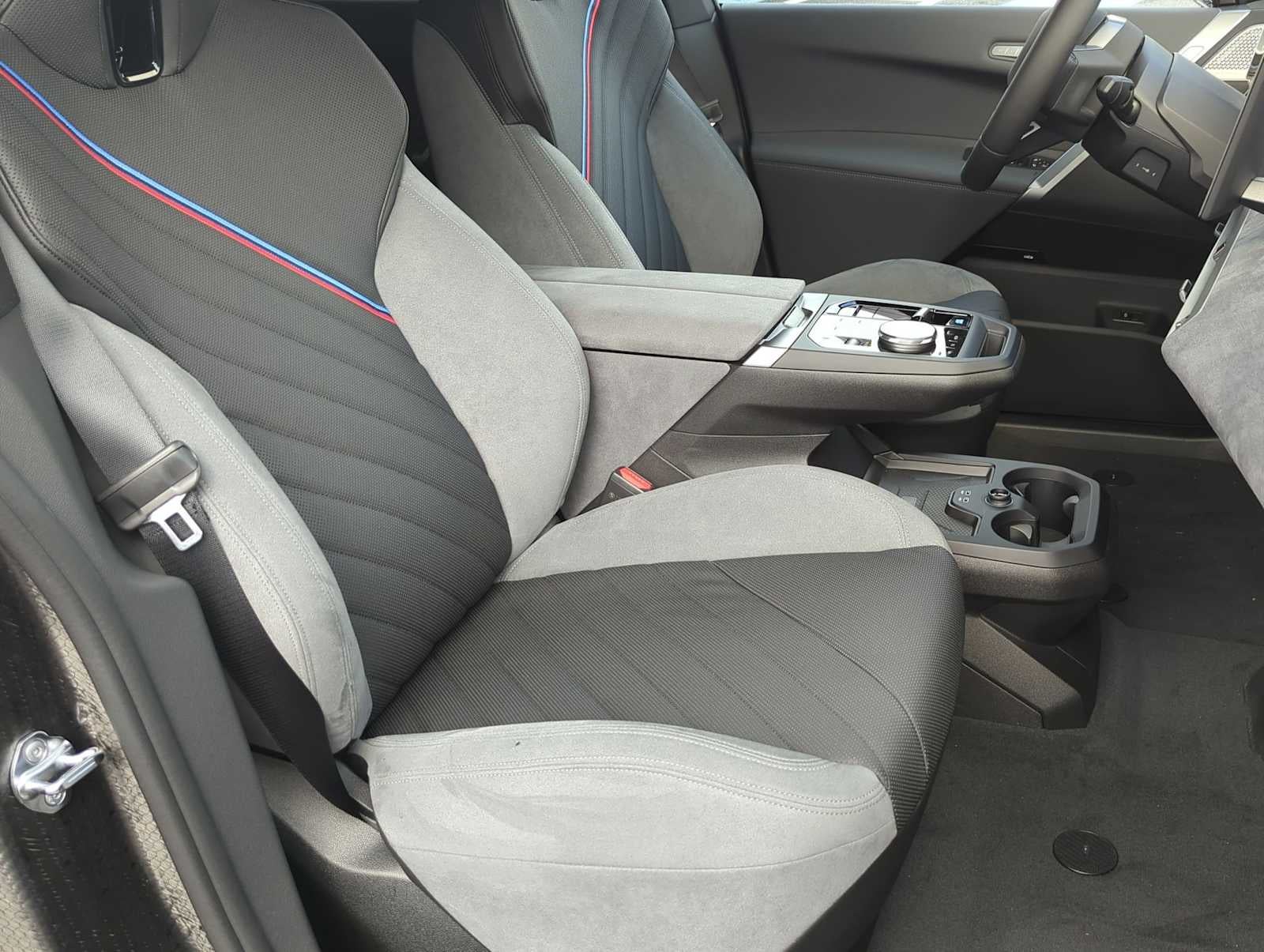 2026 BMW iX xDrive60