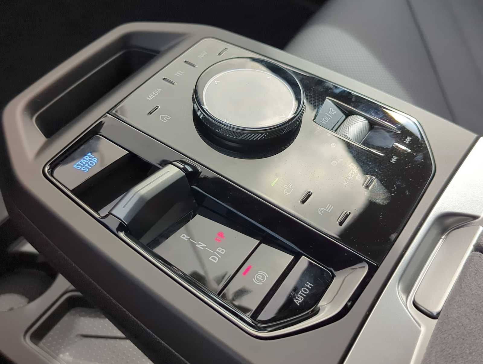 2026 BMW iX xDrive60