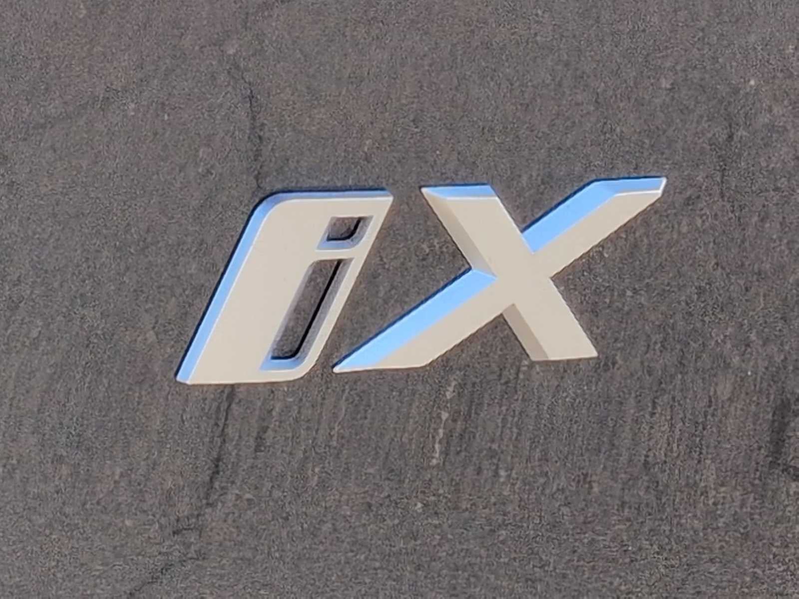 2026 BMW iX xDrive60