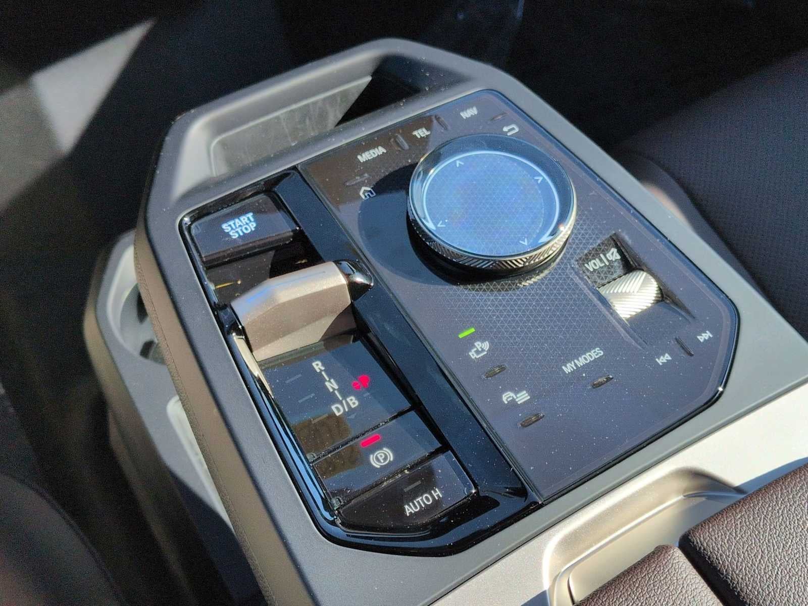 2026 BMW iX xDrive60
