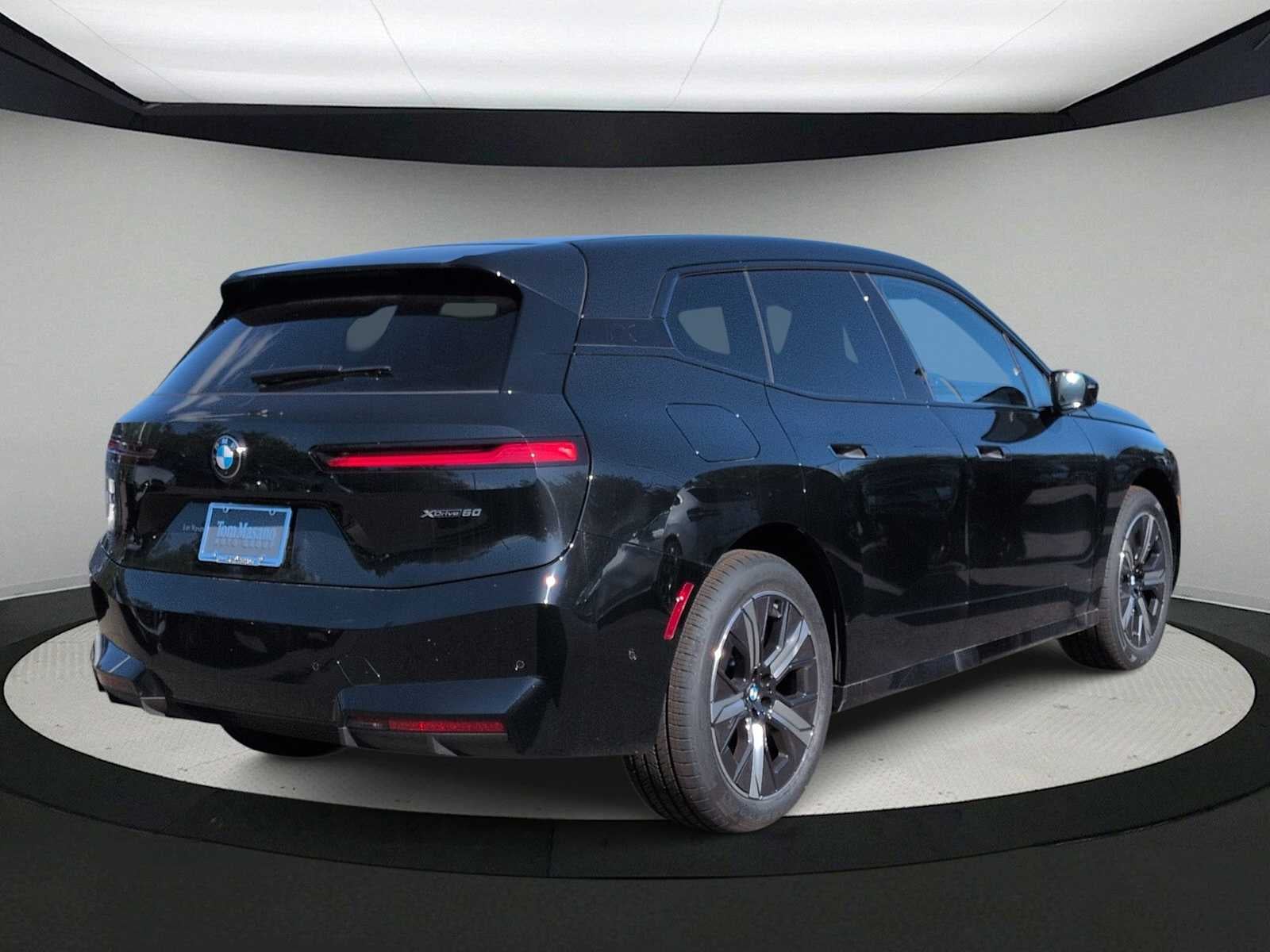2026 BMW iX xDrive60