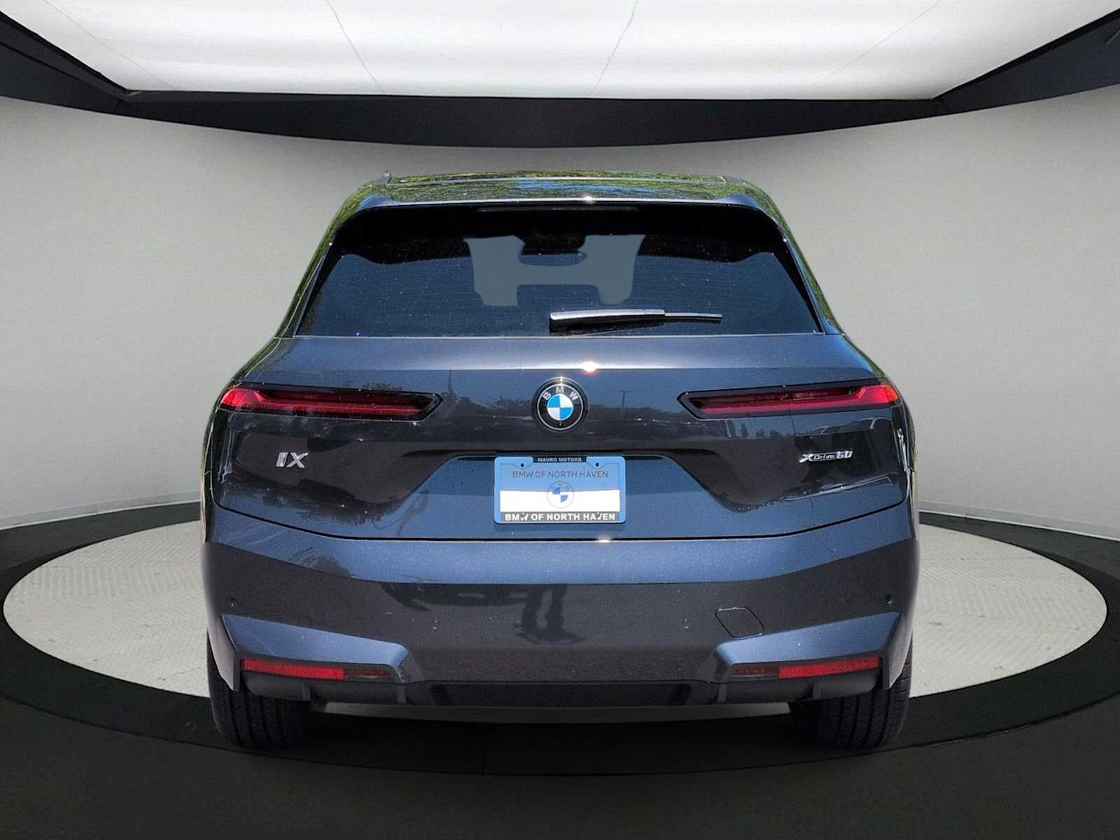 2026 BMW iX xDrive60