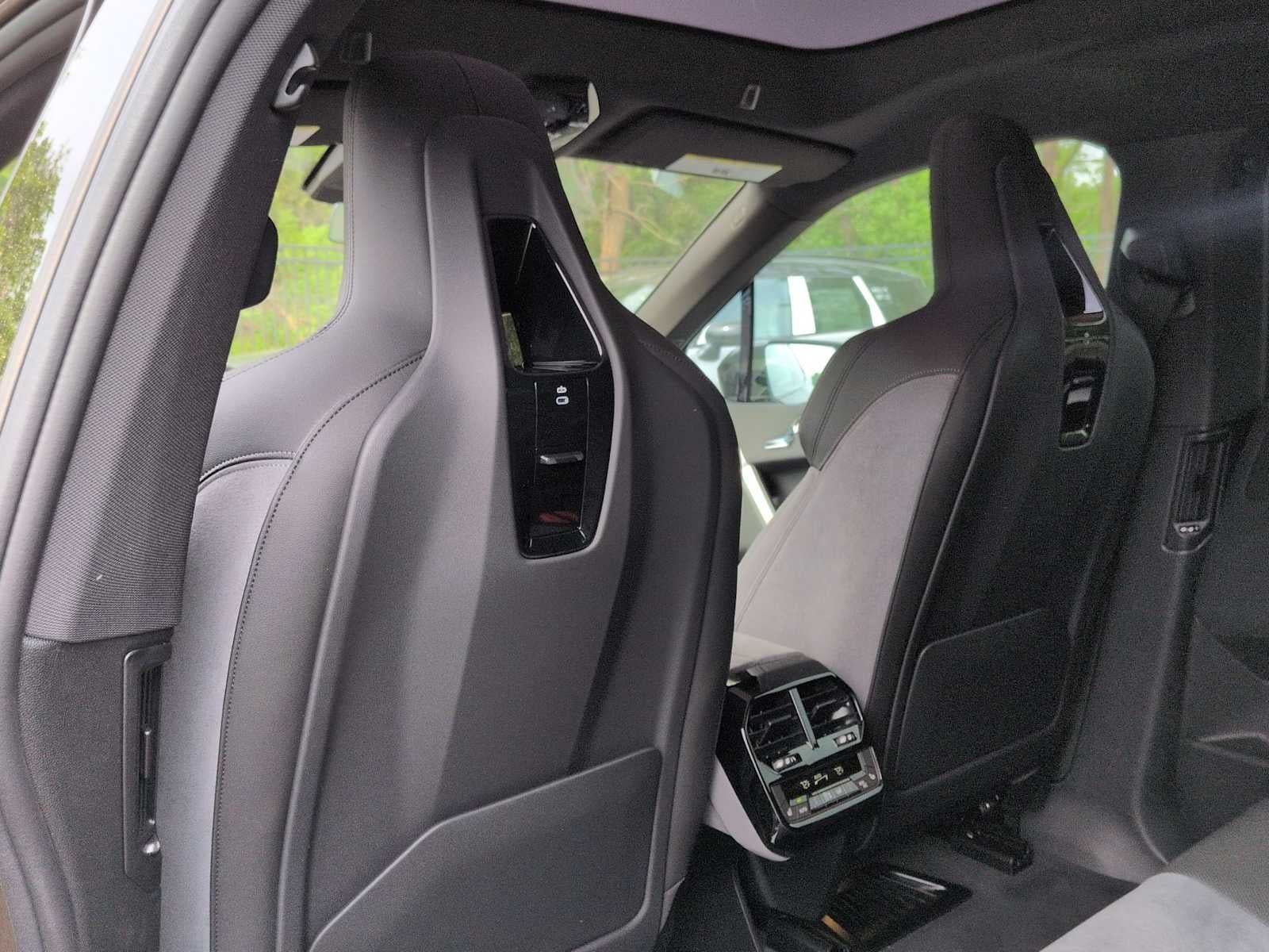 2026 BMW iX xDrive60