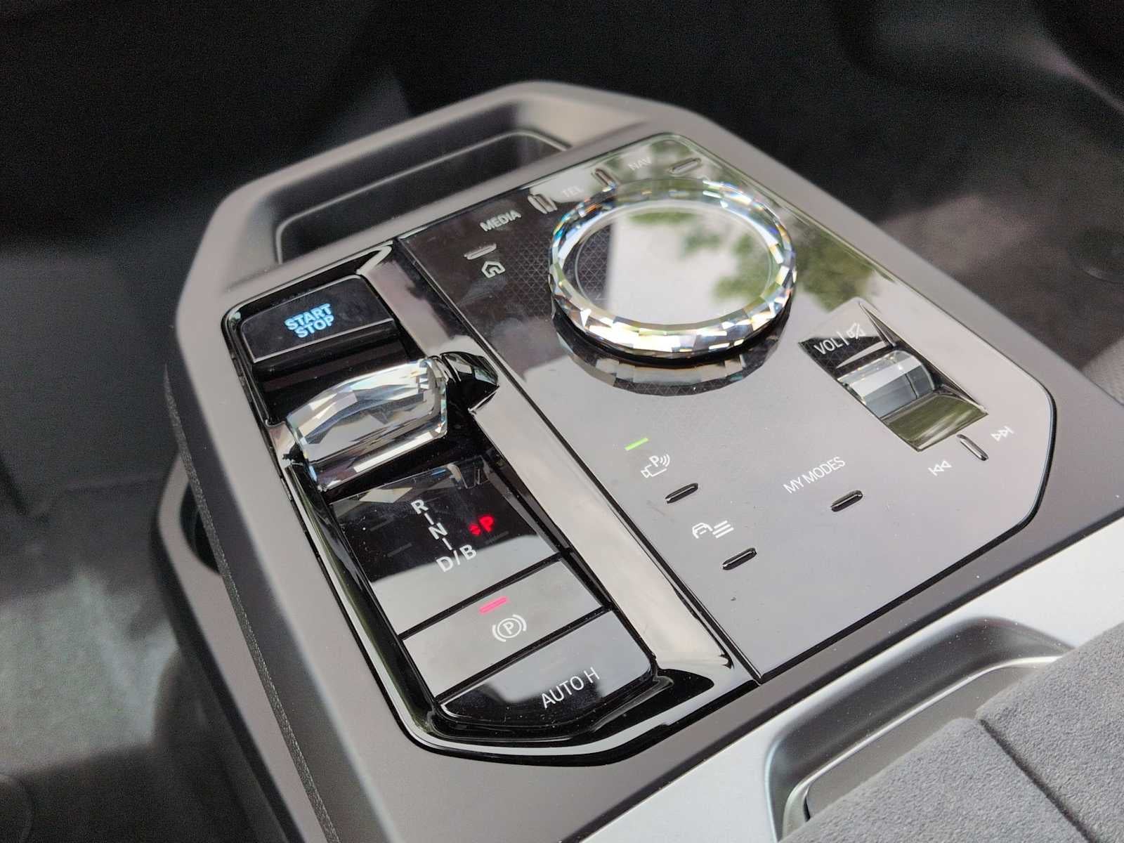 2026 BMW iX xDrive60