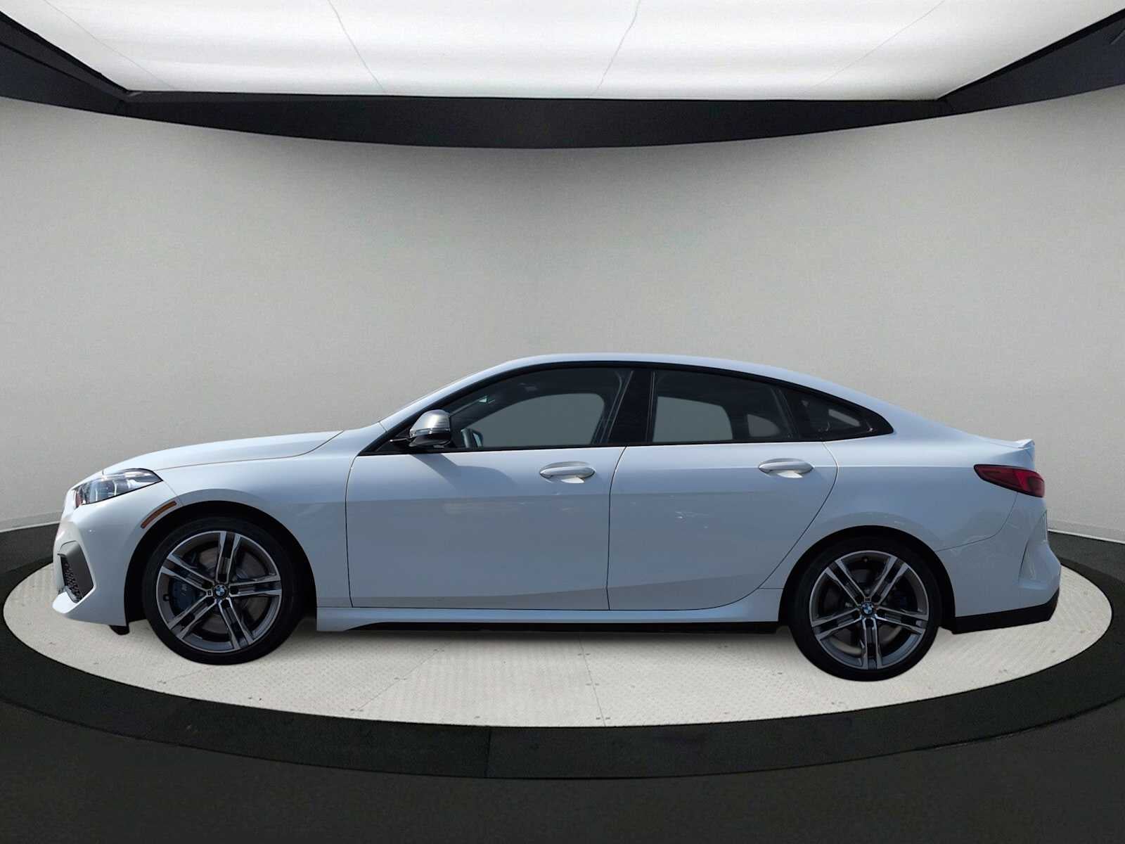 BMW 235i xDrive y M235i xDrive de 2021