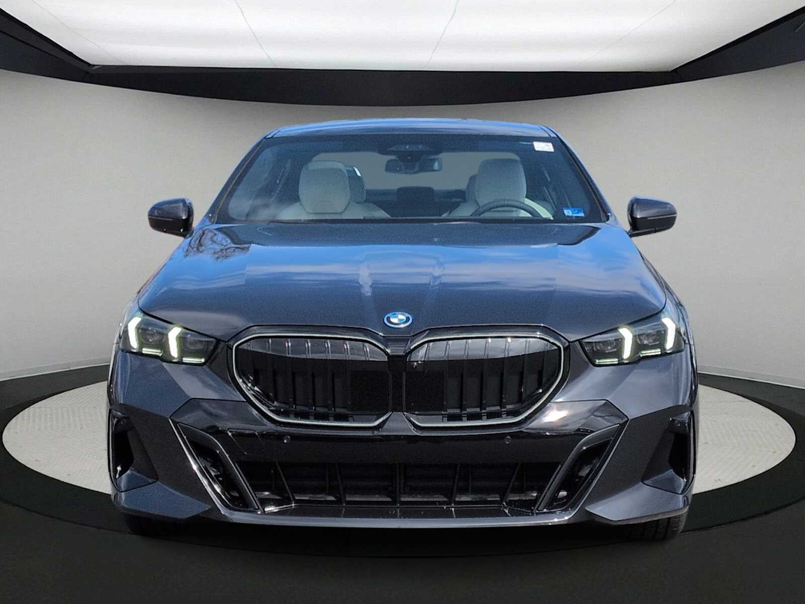 2026 BMW 550e 550e xDrive