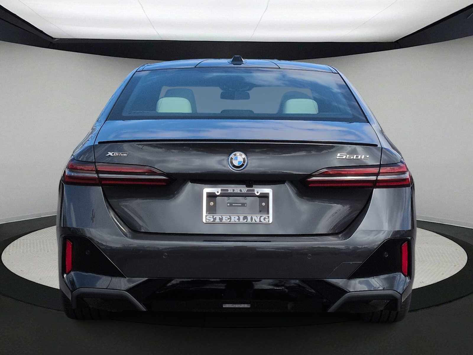 2026 BMW 550e 550e xDrive