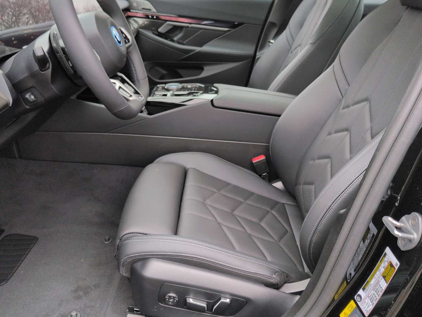 2026 BMW 550e 550e xDrive