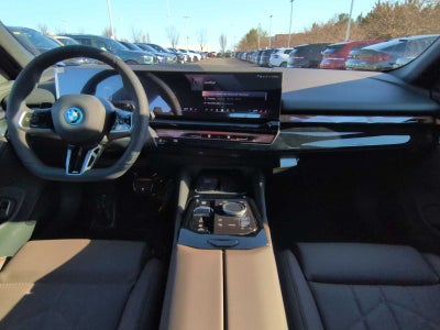 2026 BMW 550e 550e xDrive