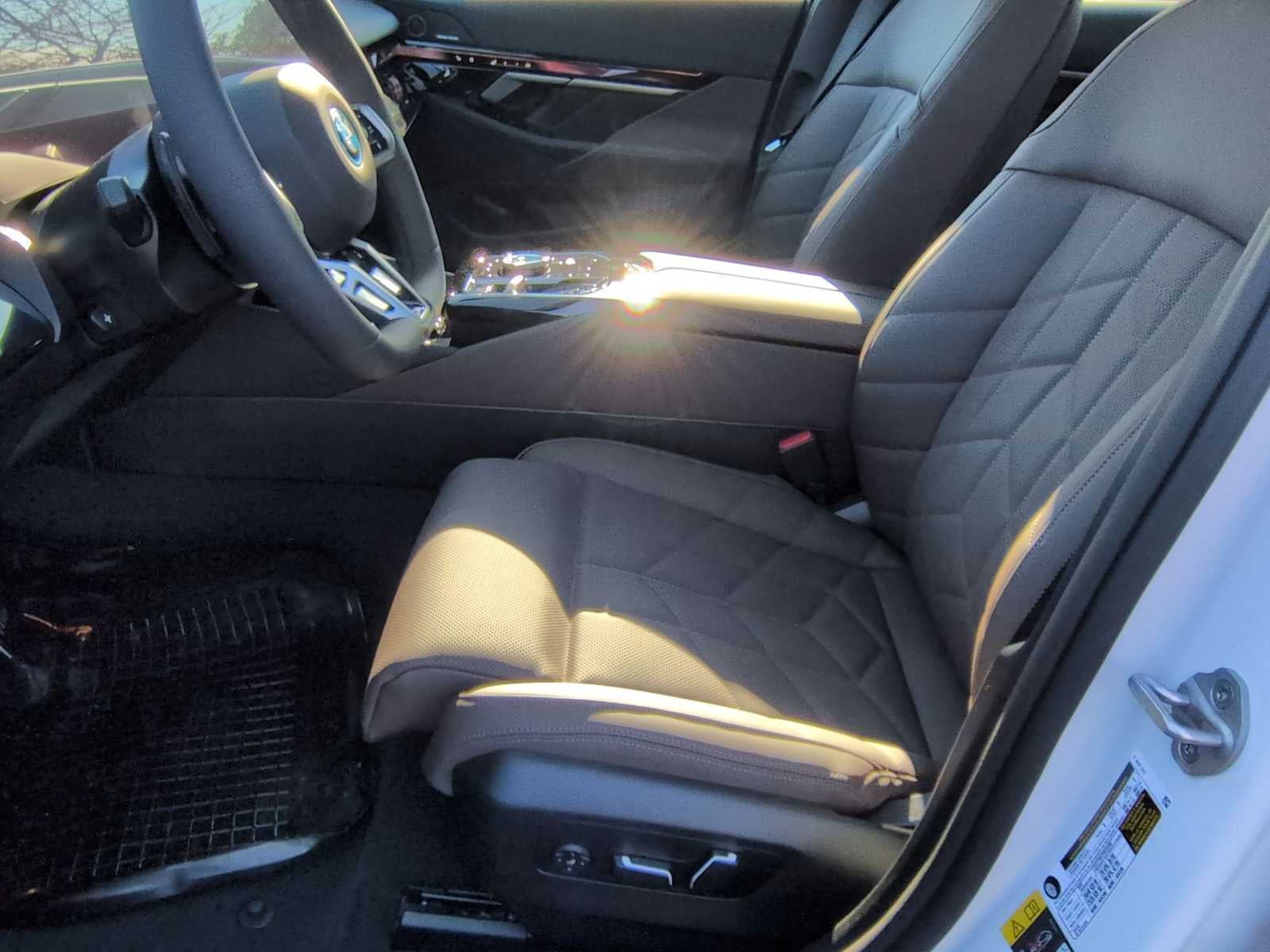 2026 BMW 550e 550e xDrive