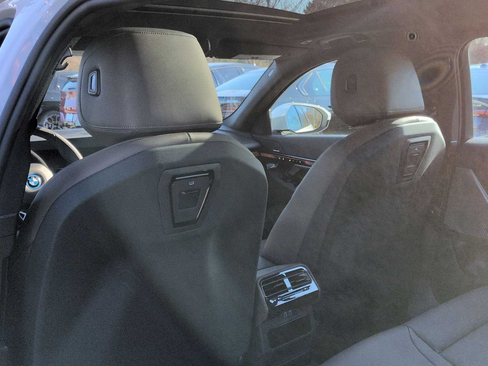 2026 BMW 550e 550e xDrive