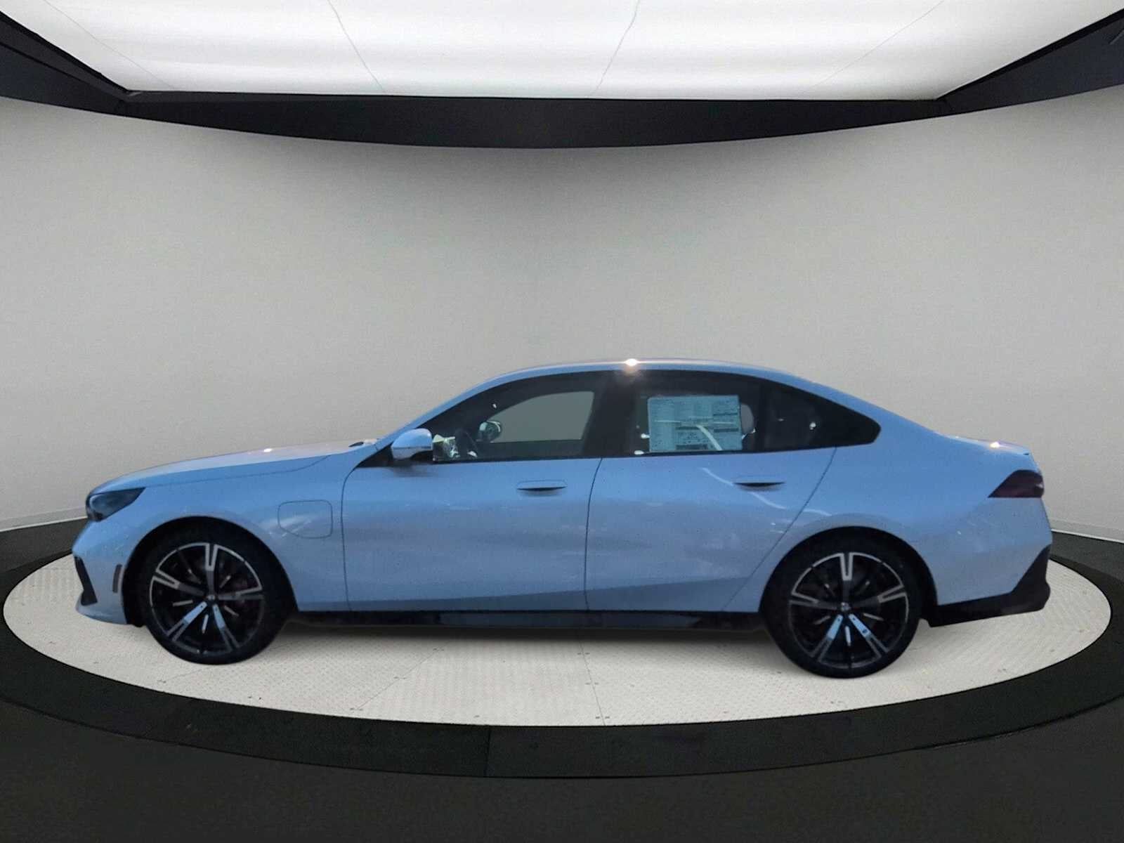 2026 BMW 550e 550e xDrive