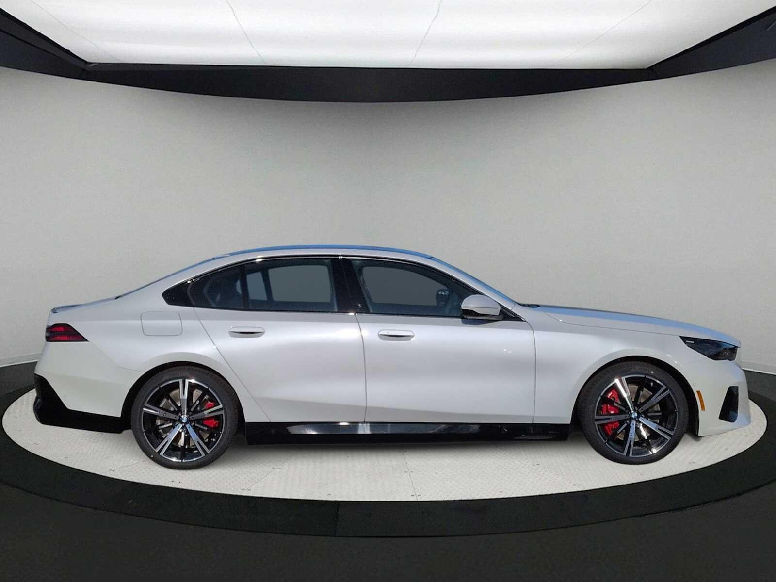 2026 BMW 550e 550e xDrive