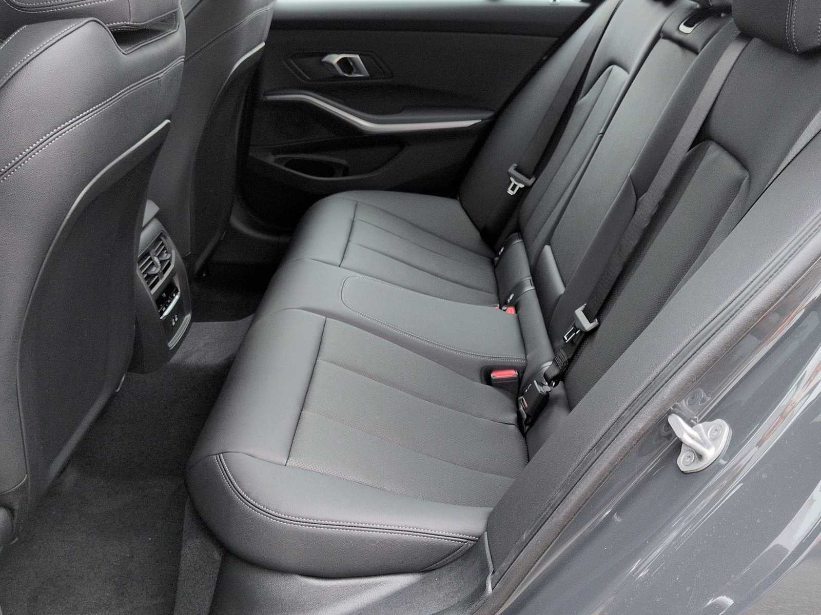 2026 BMW 330i 330i xDrive