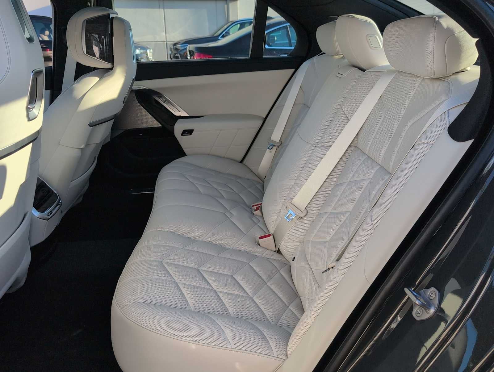 2026 BMW 750e xDrive 750e xDrive