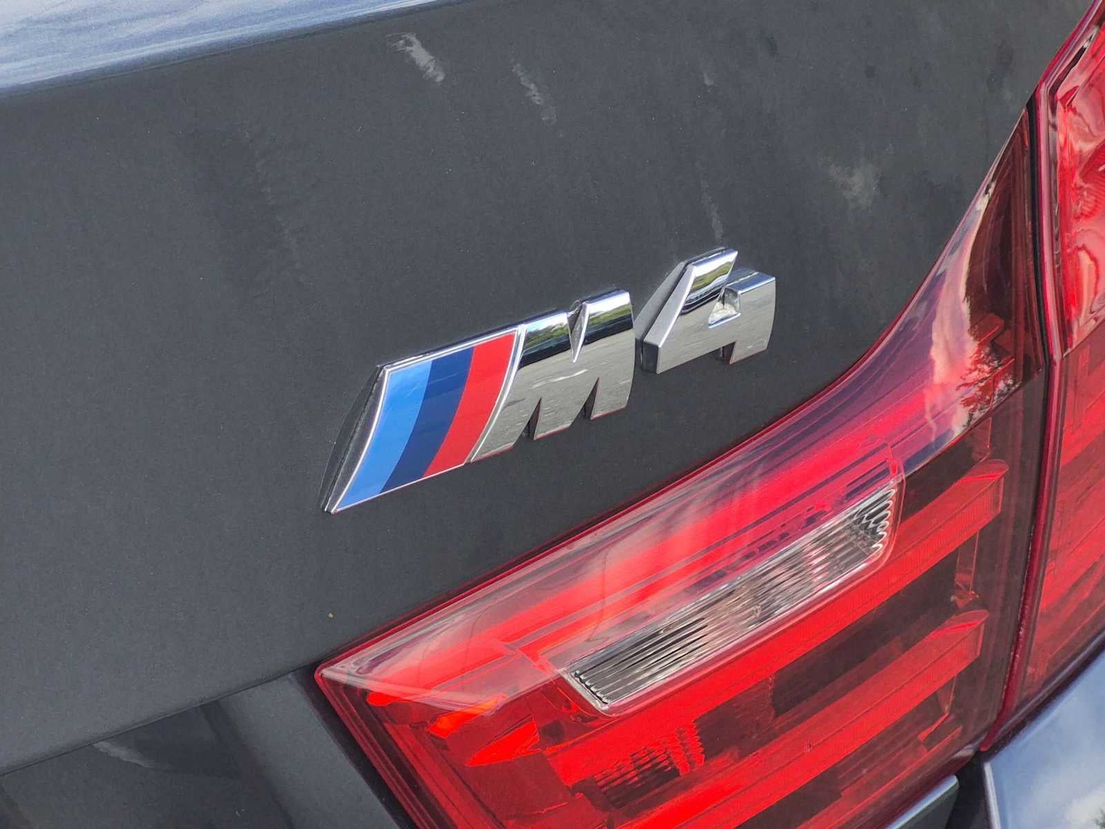 BMW M4 de 2016, descapotable de 2 puertas