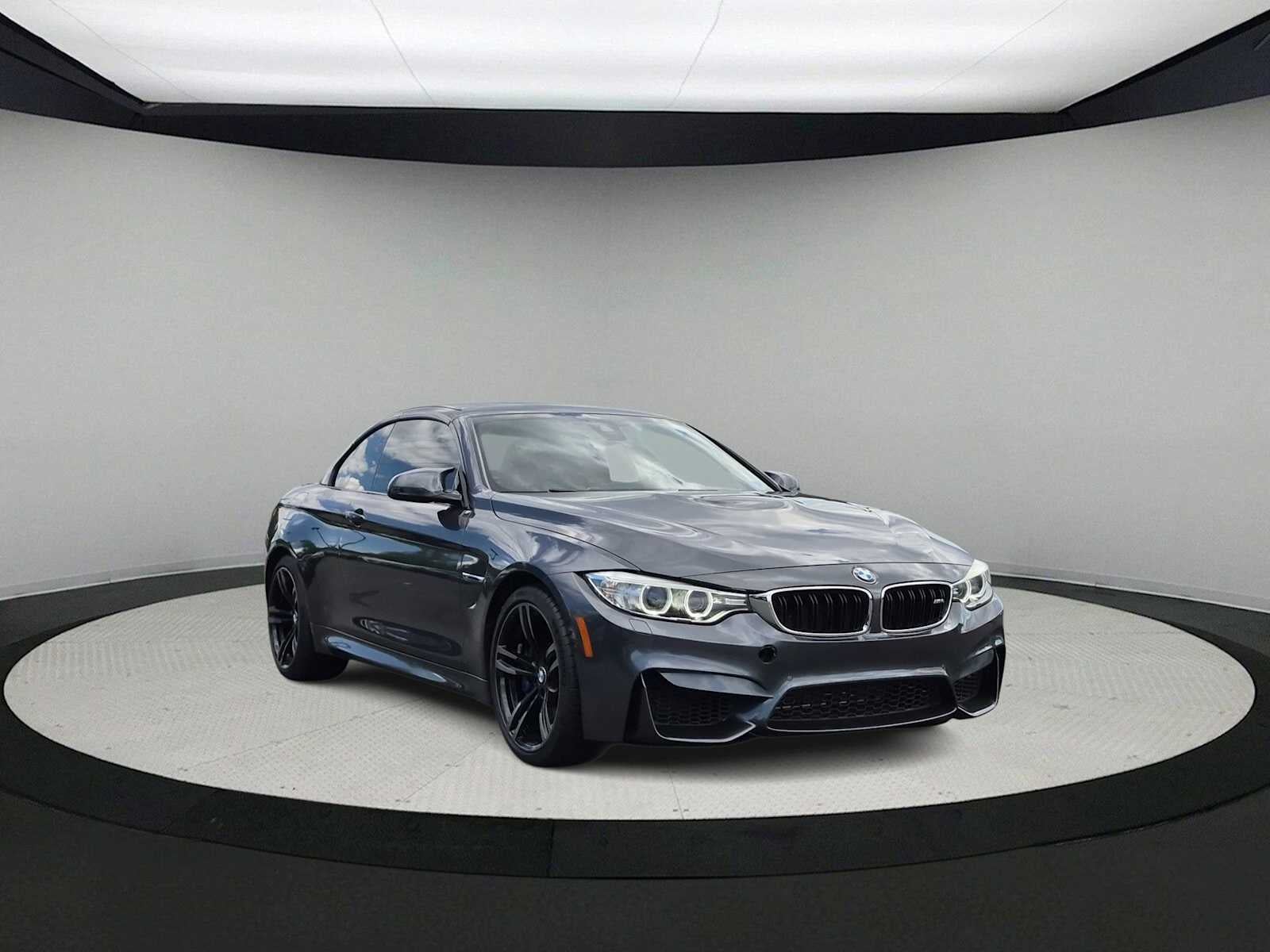 BMW M4 de 2016, descapotable de 2 puertas