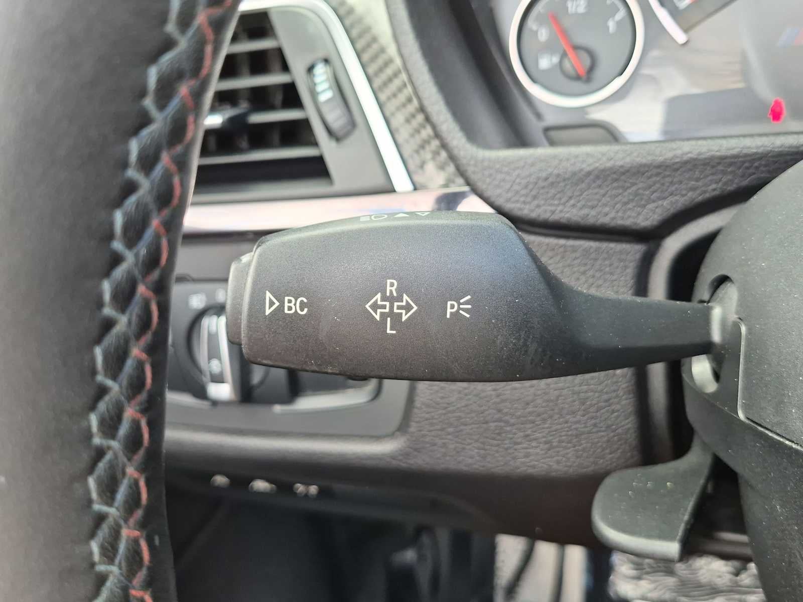 BMW M4 de 2016, descapotable de 2 puertas
