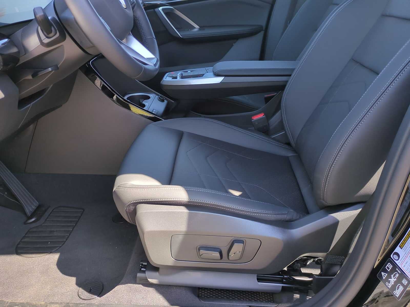 2025 BMW X2 xDrive28i