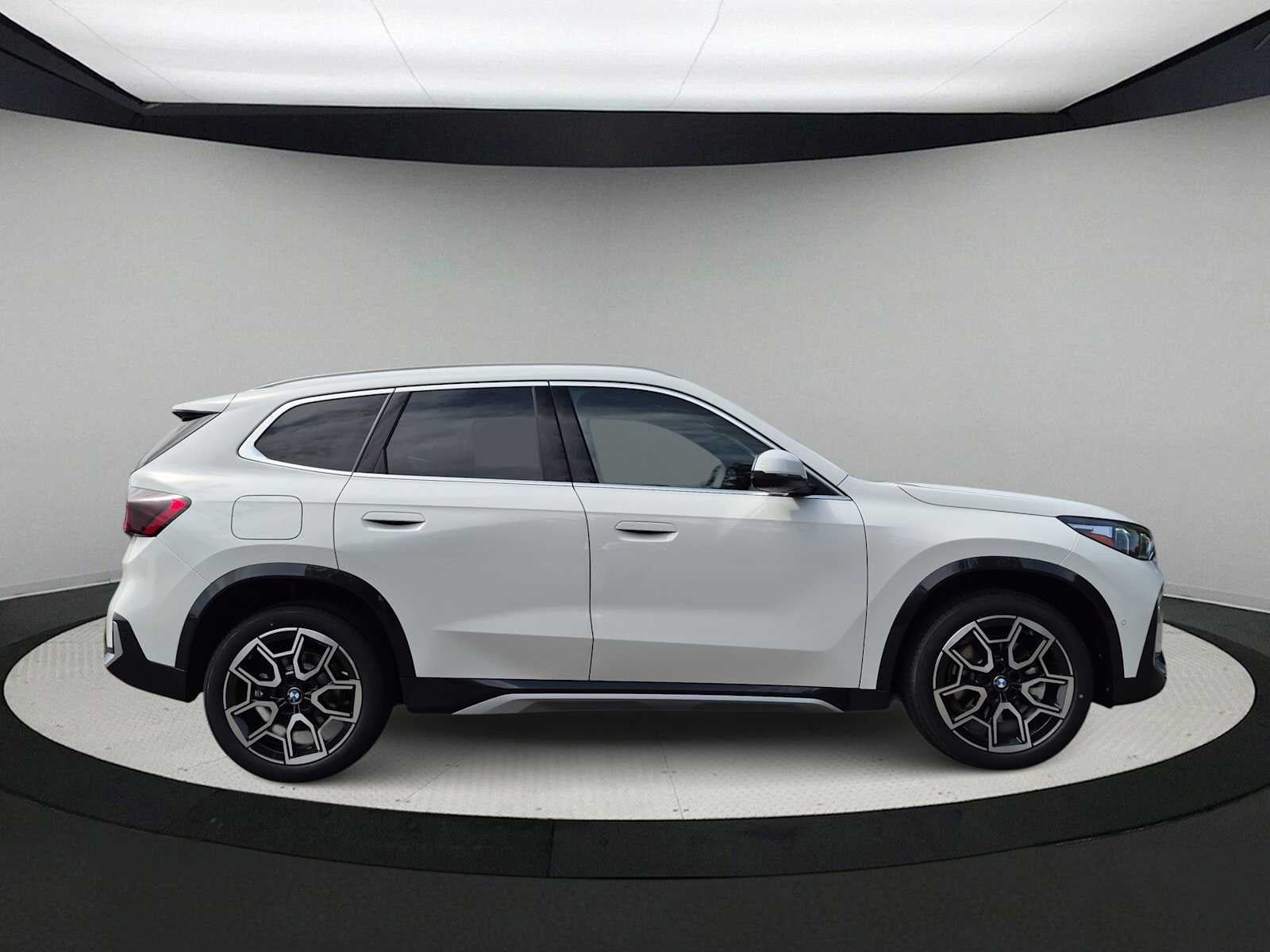 2027 BMW X1 xDrive28i
