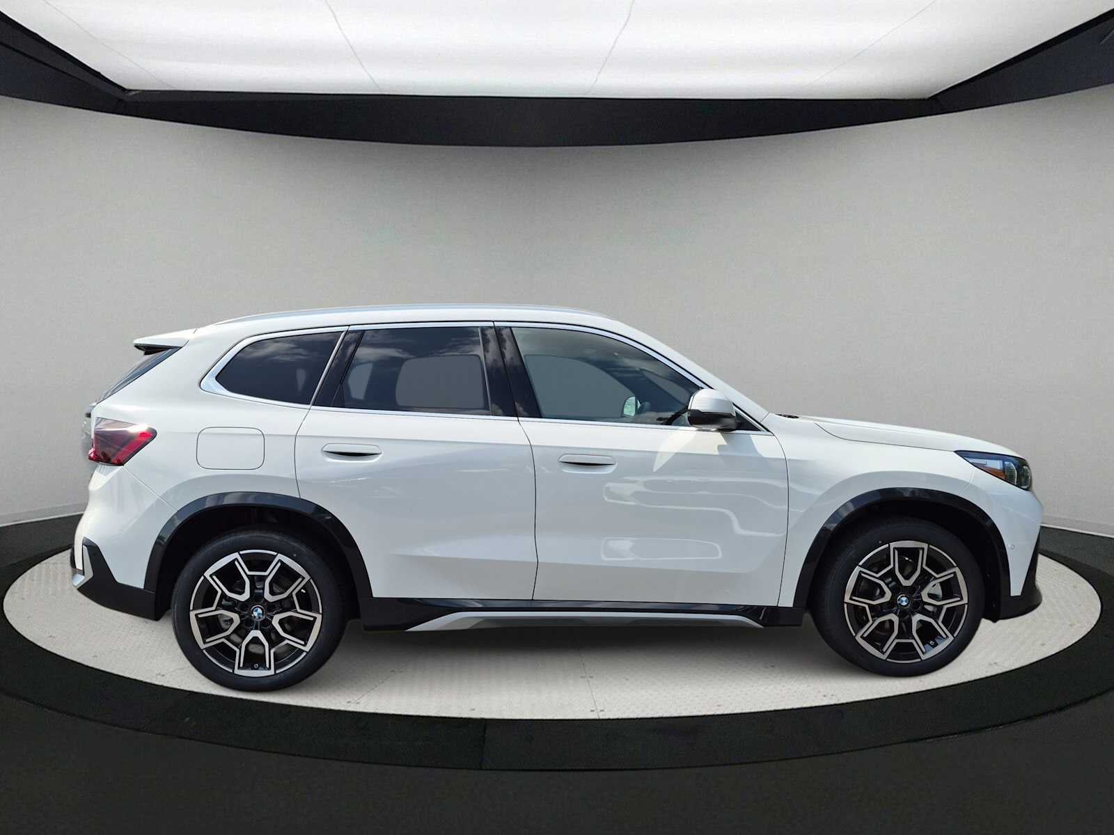 2027 BMW X1 xDrive28i