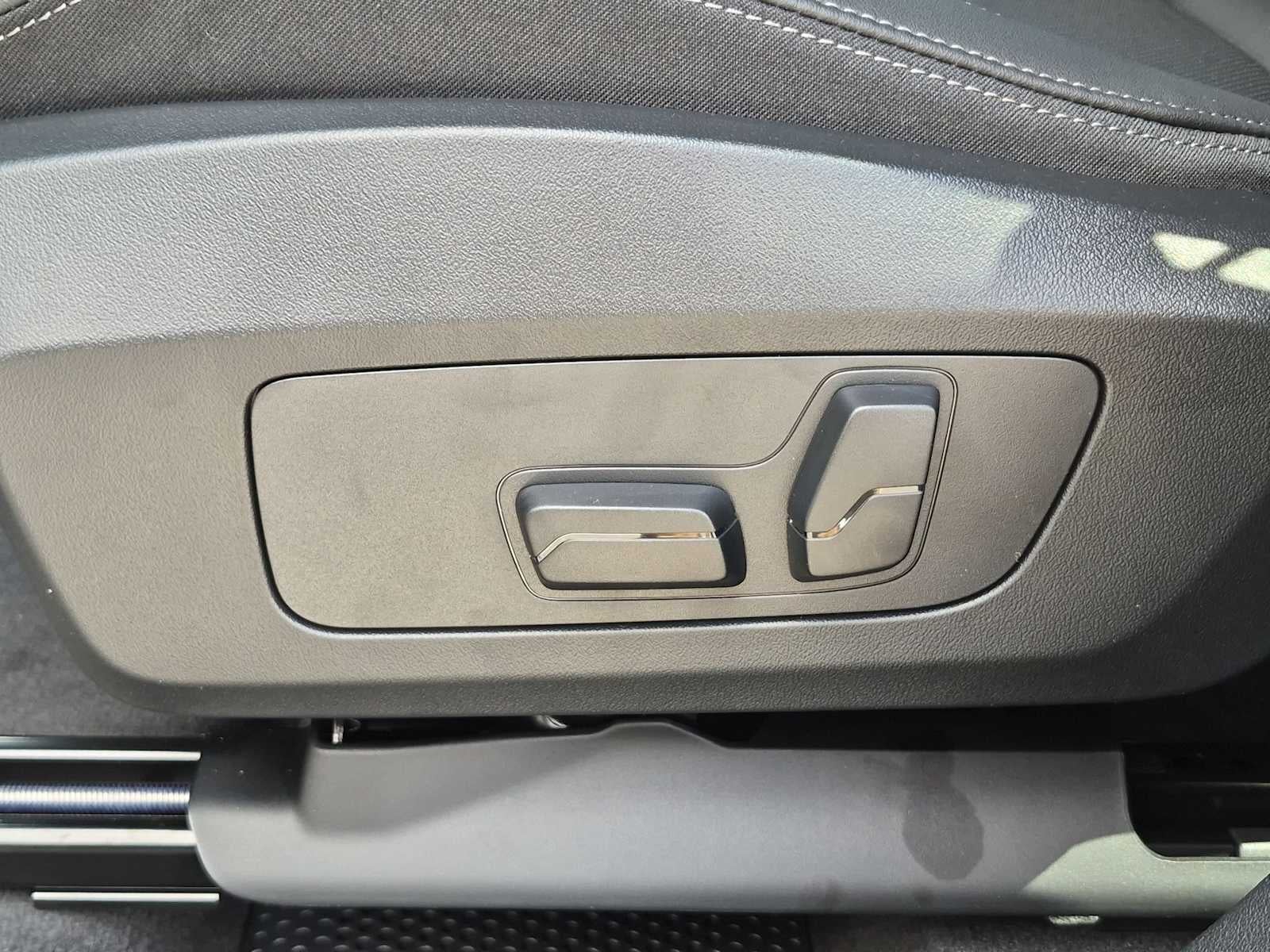 2027 BMW X1 xDrive28i