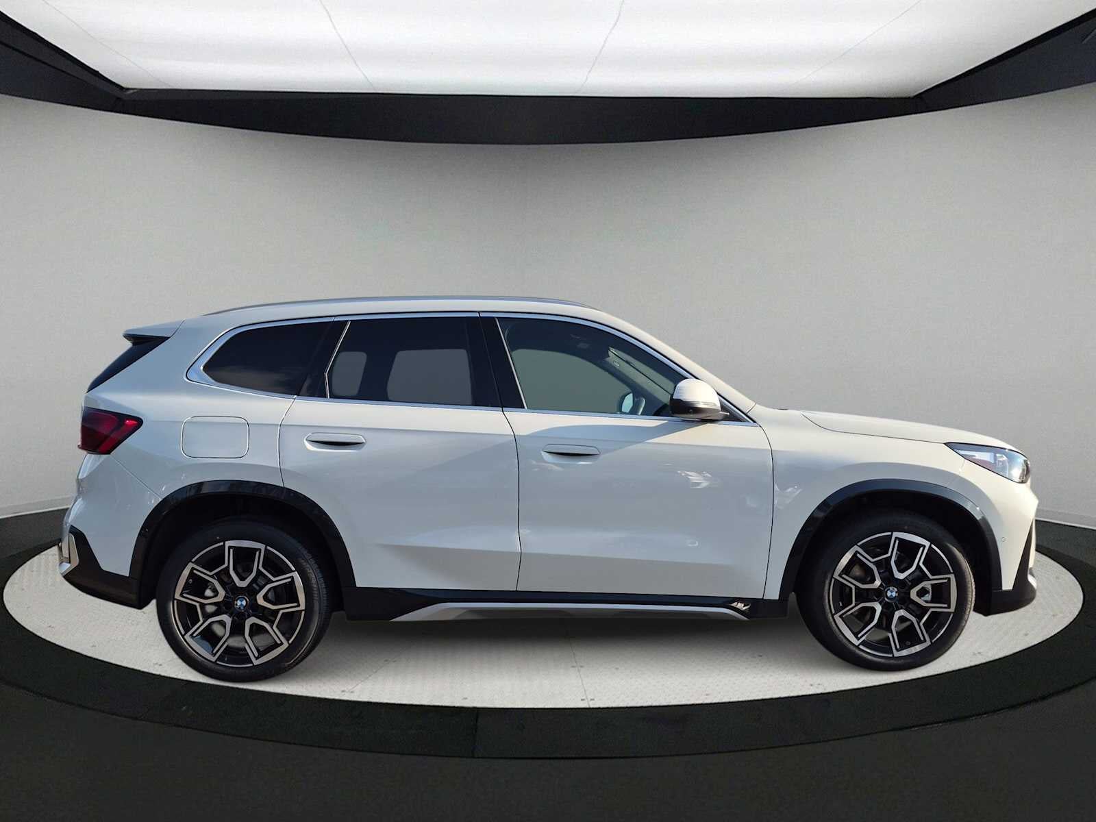 2027 BMW X1 xDrive28i
