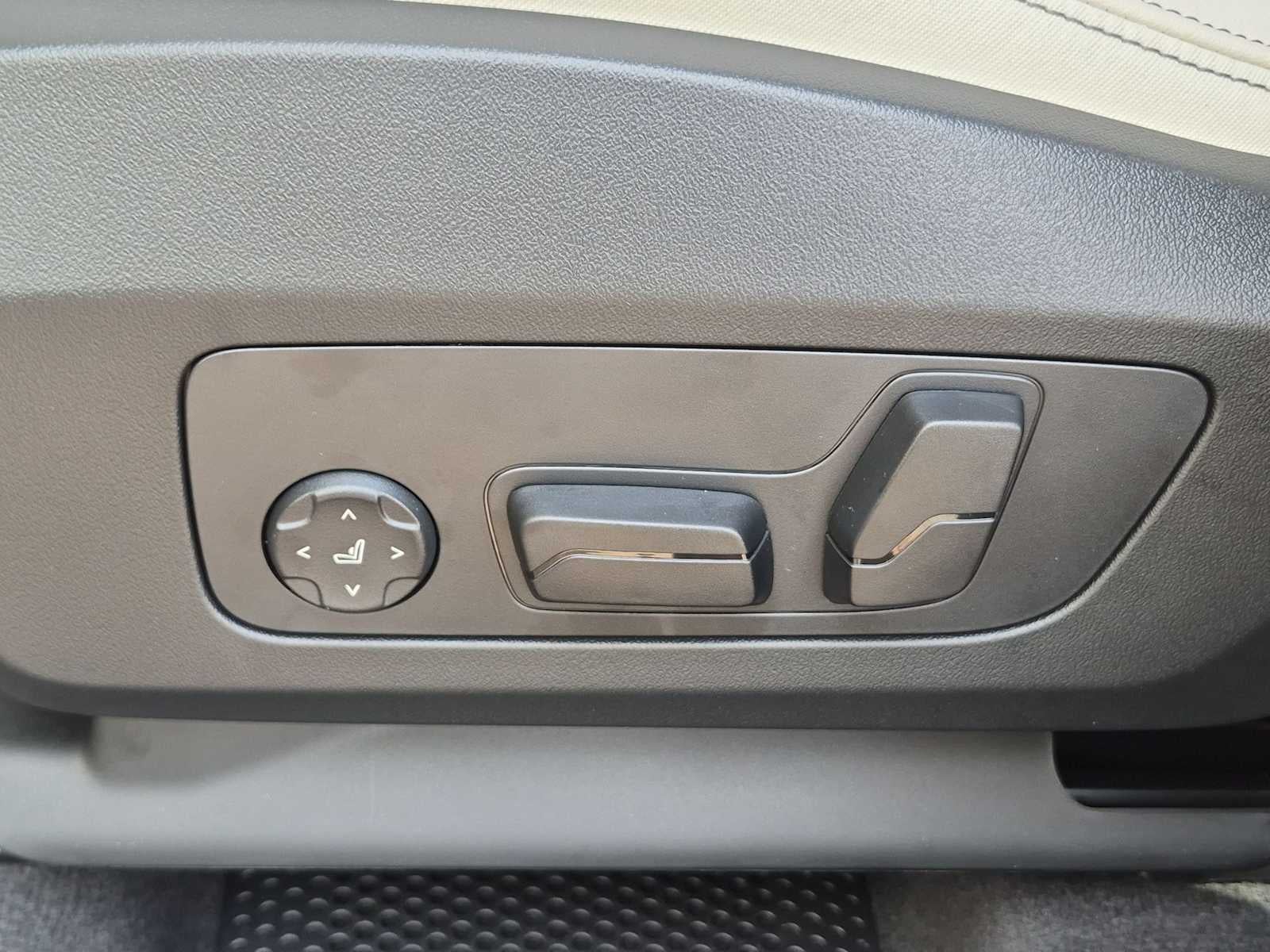 2027 BMW X1 xDrive28i