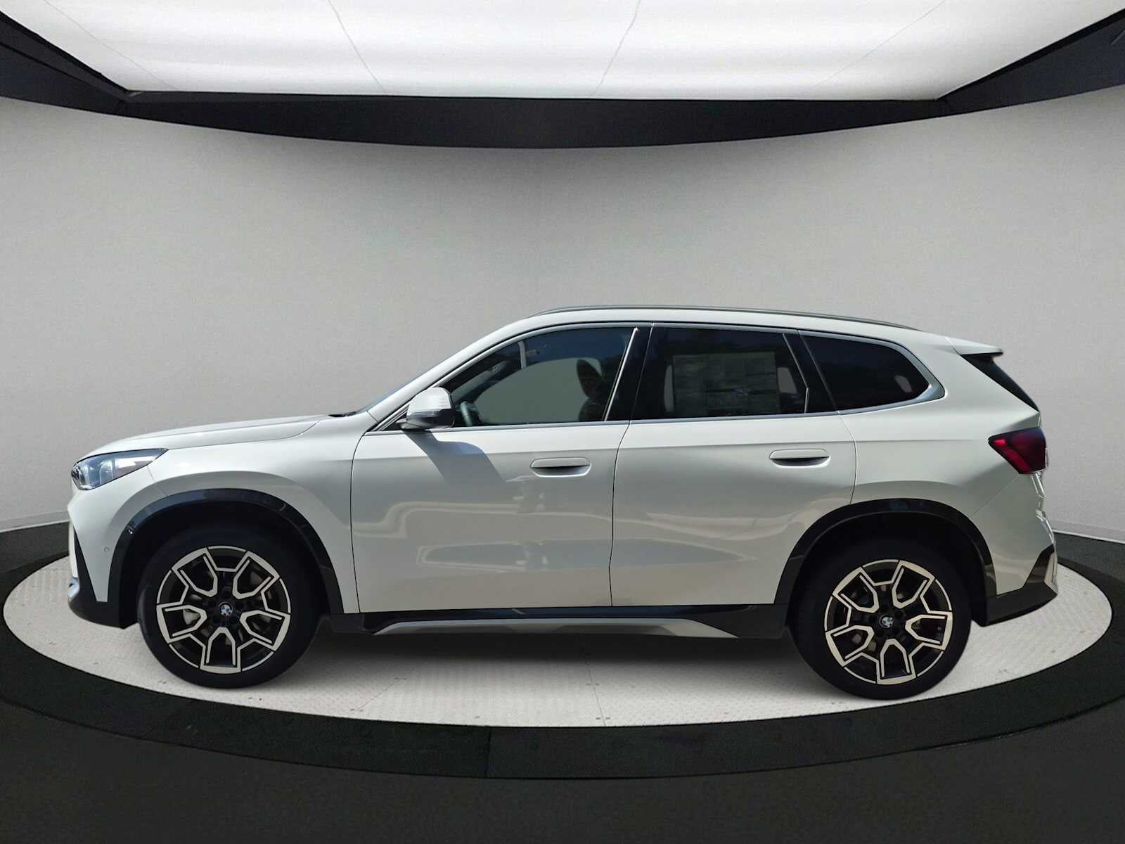 2027 BMW X1 xDrive28i