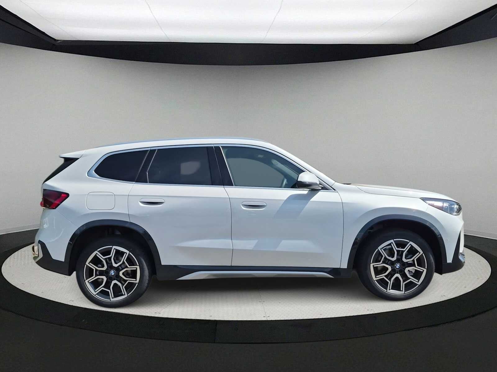 2027 BMW X1 xDrive28i