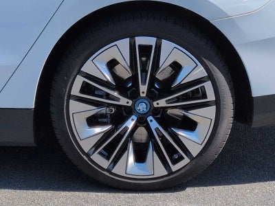 2025 BMW i5 xDrive40 xDrive40